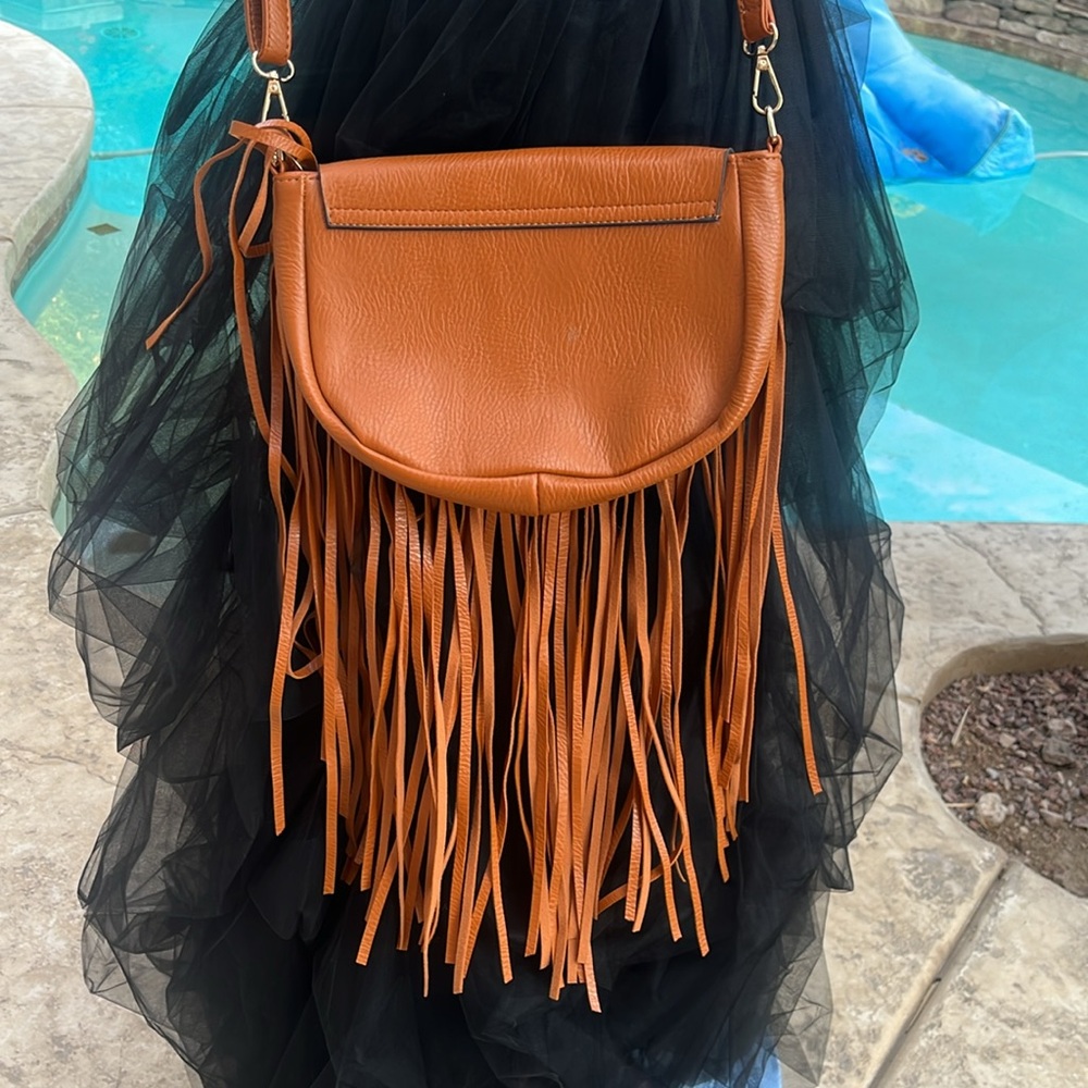 NWT BOHO CHIC FRINGE MSGR BAG - Picture 7 of 8